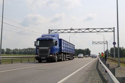 В России предлагают чипировать регистрационные знаки грузовиков